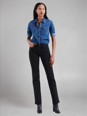 Levi’s 314 Shaping Straight Jeans